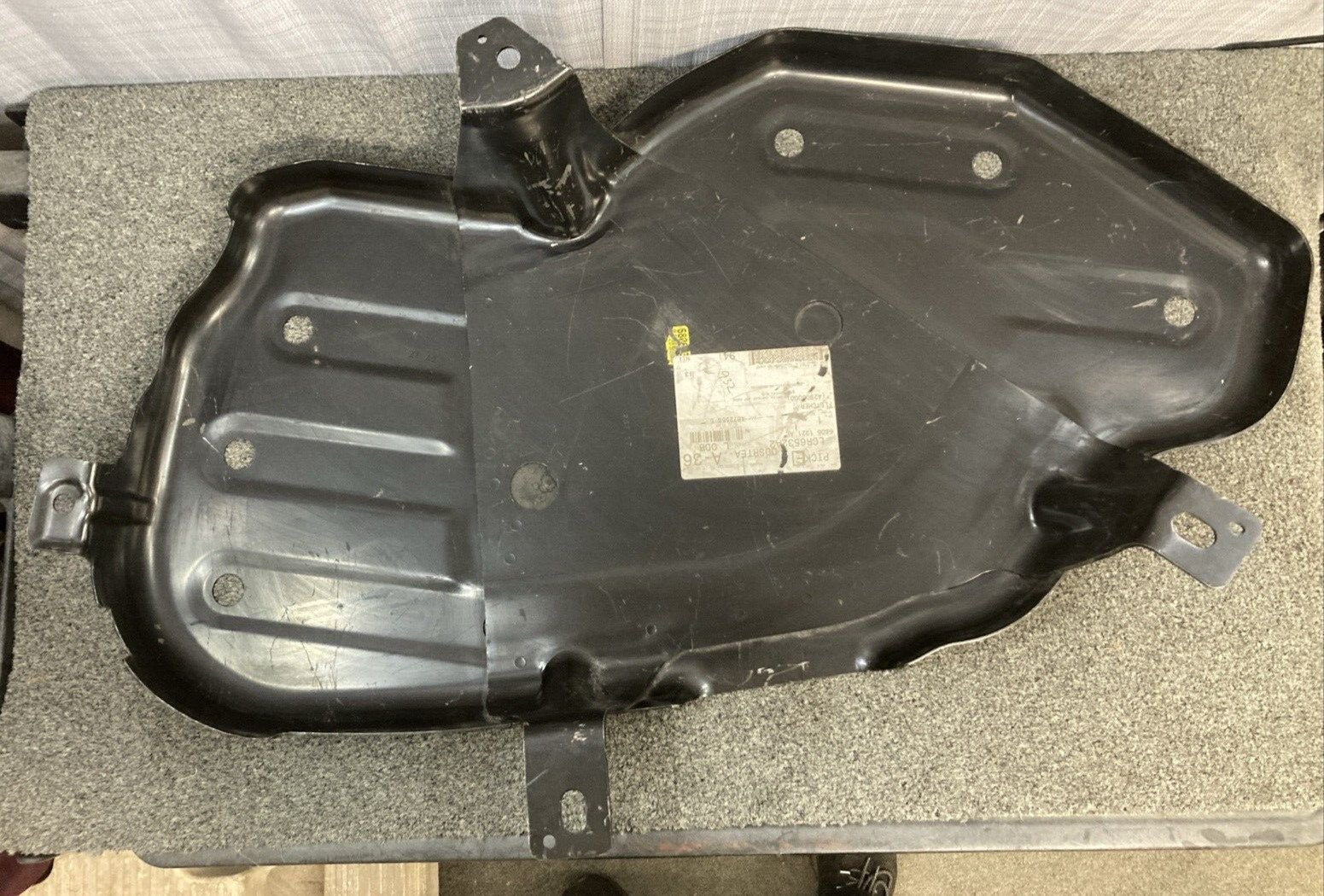 NEW REPLACES MOPAR 68061321AB Fuel Tank Skid Plate, Left