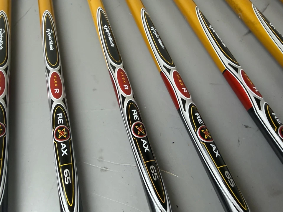 TaylorMade R7 Iron Set 4-PW REAX 65 Graphite Regular Flex R7 10.5 460 Driver - Image 3 of 4