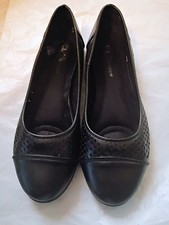 Women Black Perforated Slip-On Ballet Flats Round Toe