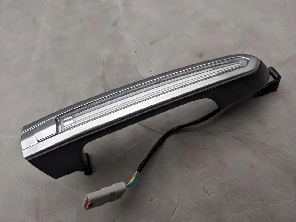 Manija de puerta exterior LED 121V/GXG delantera derecha o derecha OE 2015-22 Cadillac CT4 CT6 XT5 Foto 2 de 4