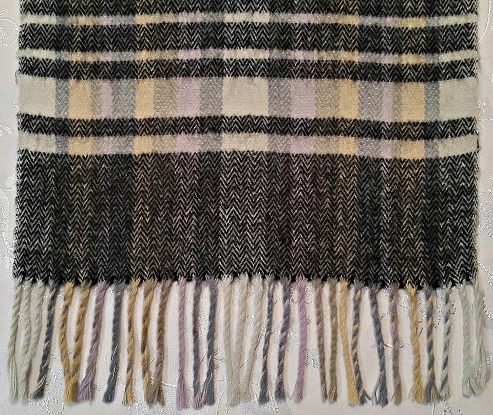 CACHECOL MASCULINO VINTAGE AUTÊNTICO ESPINHA DE PEIXE XADREZ E CHEQUES CASHMERE LONGO FRANJA - Imagem 2 de 3