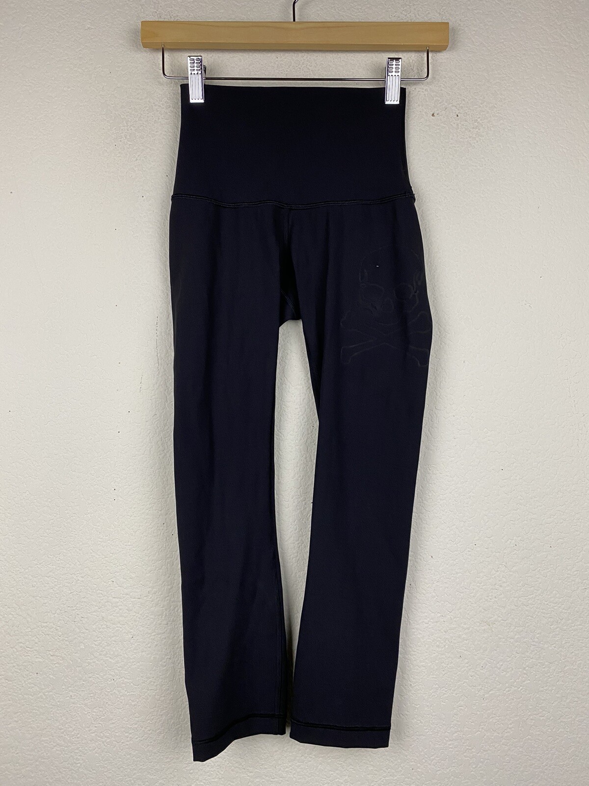 LULULEMON Size 2 Solid Black Luxtreme WUNDER UNDE… - image 2