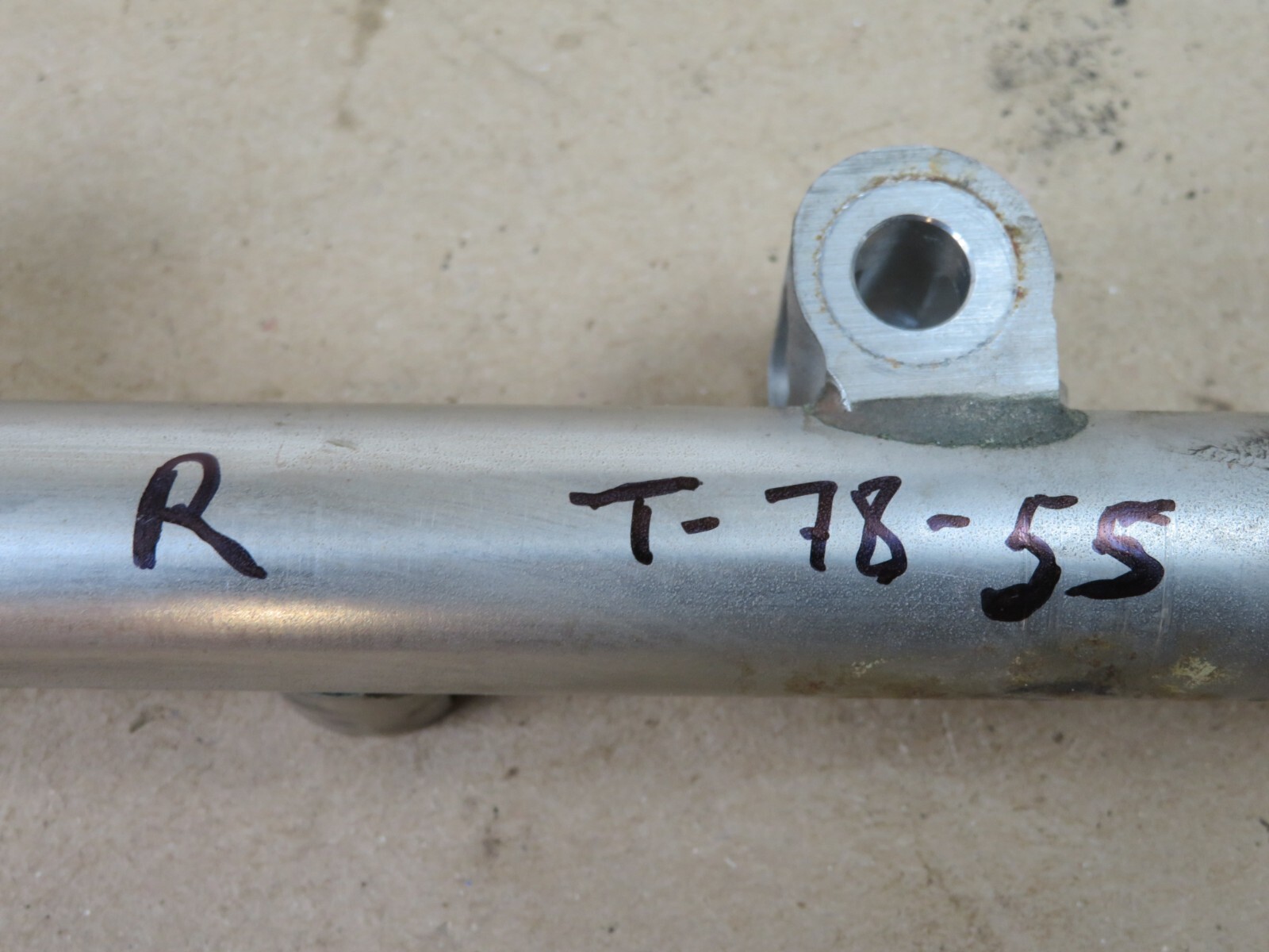 2014-2017 MASERATI GHIBLI SQ4 3.0L GAS RIGHT SIDE ENGINE FUEL INJECTION RAIL OEM