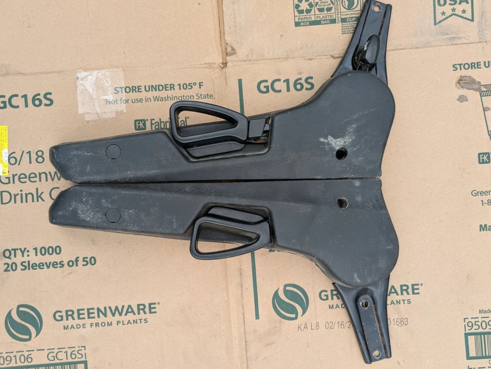 88 89 90 91 HONDA PRELUDE FRONT SEAT PAN AND SEAT RAIL SET WITH TRIM PIECES - Image 3 of 4