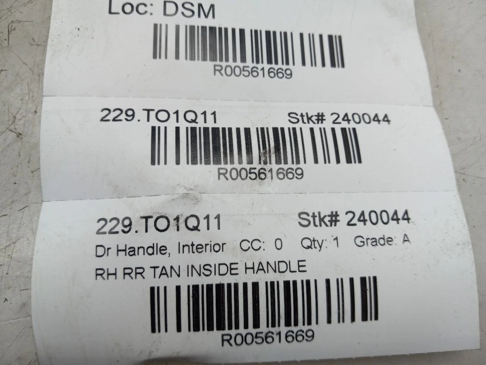 11 MANIJA PUERTA INTERIOR DERECHA PASAJERO TRASERO TOYOTA SIENNA Foto 3 de 4