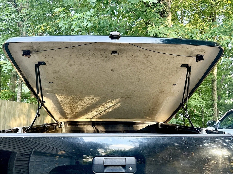 Fiberglass Truck Topper For Toyota Tundra, Model Year 2007-2013 - Image 4 of 4