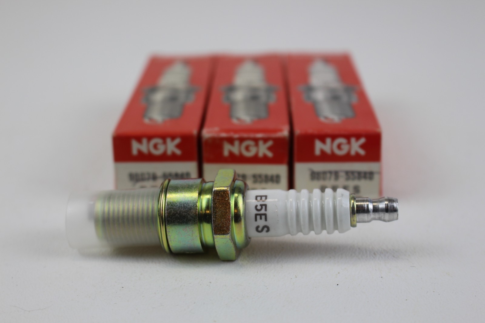 3pk NGK HONDA B5ES Stock# 98079-55840  Spark Plugs NOS Made in Japan