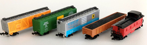 MODEL POWER 3701 / 3713 BACHMANN 53-1015-11 N Lot Fourgon + 4 wagons 1:160 | Condition: Occasion