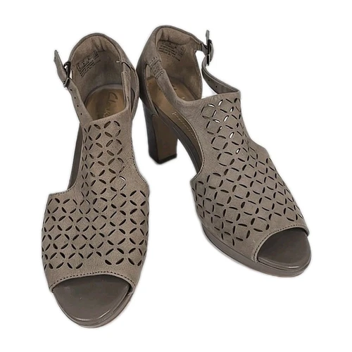 Sandali Clarks Artisan donna Jenness Energy scamosciati ciottoli nabuk taglia 6 5 nuovi con etichette