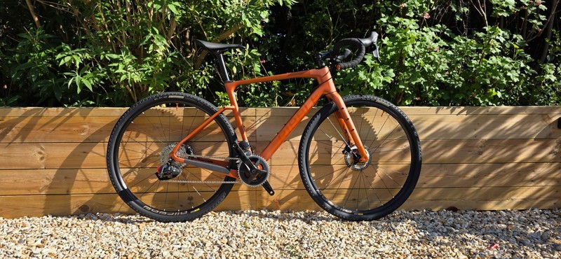 Ribble Gravel SL (Medium). SRAM Rival 2 x 12 speed AXS.