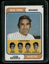 1974 Topps #179 Mets Field Leaders Yogi Berra Joe Pignatano,Walker,Yost,McMillan