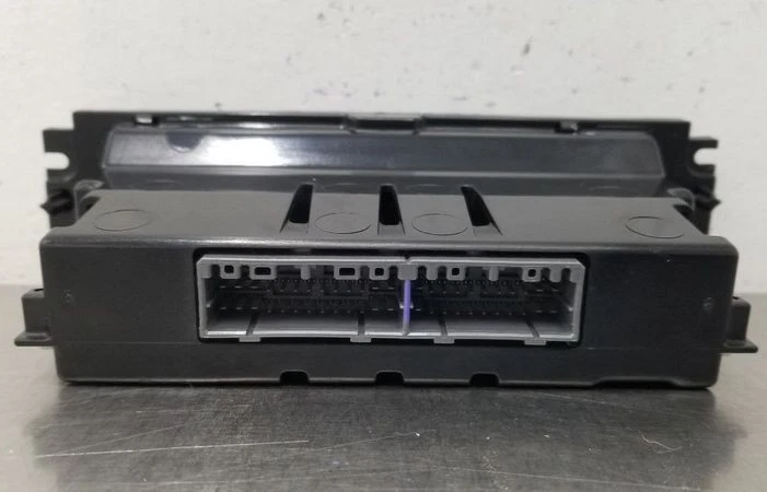 2005-2007 Ford F250 F350 Super Duty Automatic AC Heater Climate Control OEM - Image 2 of 4