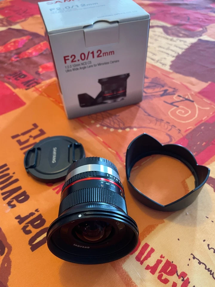 Samyang 12 mm f/2 NCS CS Objectif pour Fujifilm X - Noir - Photo 1/4