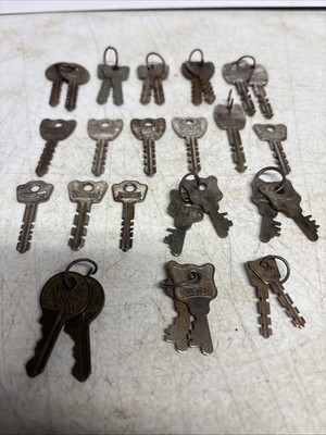 Vintage Master Lock Keys Lot Of 29 Master Lock Brand Keys