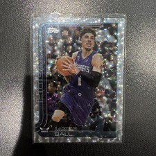 Topps LaMelo Ball Holofoil #67 Charlotte Hornets 2025-26 Basketball