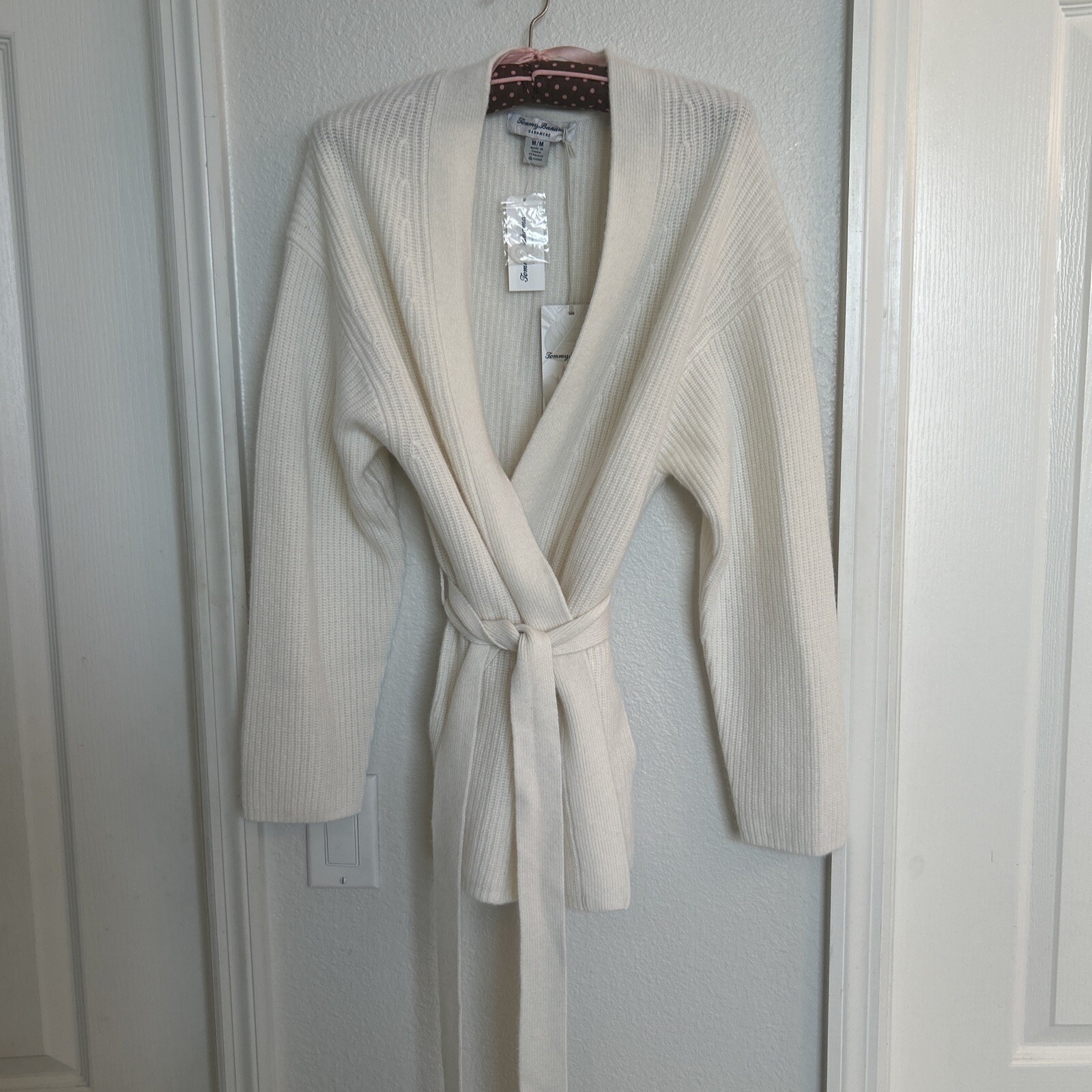 100% PURE CASHMERE WINTER WHITE/IVORY CARDIGAN BY TOMMY BAHAMA-NWT RTL $ 500