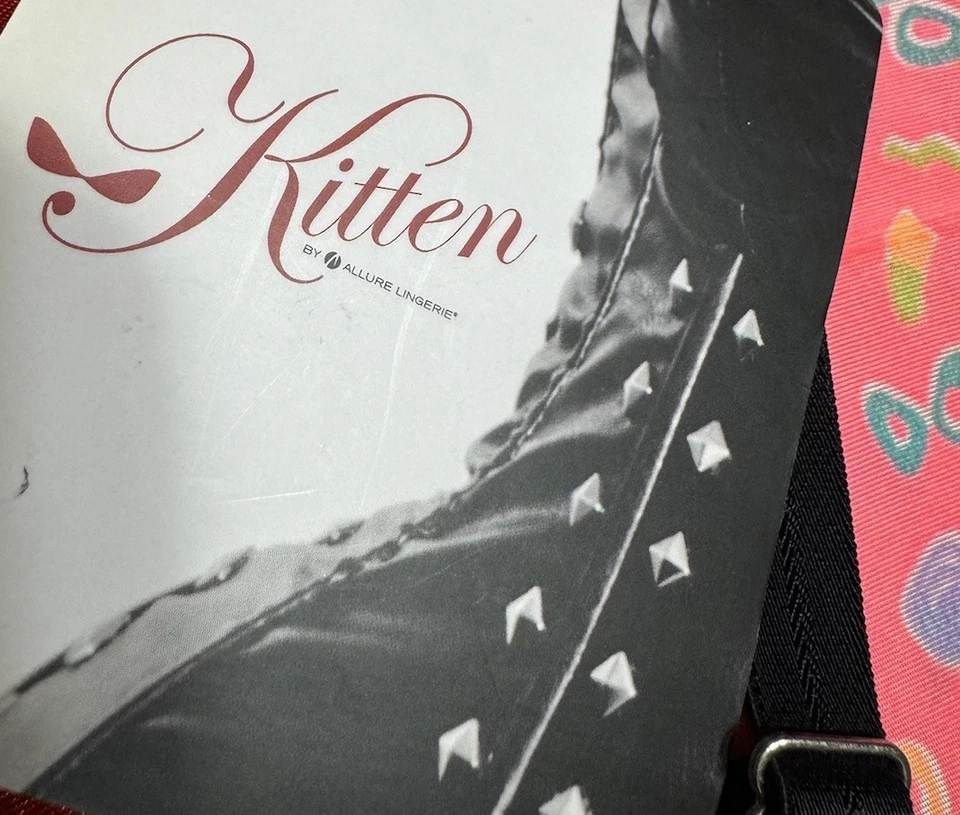 复古魅力内衣人造皮革红色领带文胸胸围 34-38 英寸 XL 小猫性感 — 第 2/4 张图片