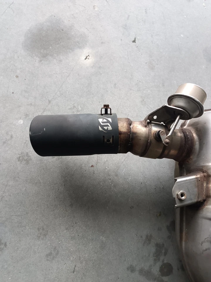 07-11 BMW OEM 335i e90 e92 e93 silenciador escape con solapa de control Foto 2 de 4