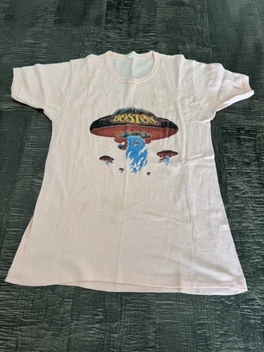 RARE original vintage BOSTON concert tour band t-shirt 1970s vintage concert t-shirt, vintage, size XL, single stitch, B+ condition