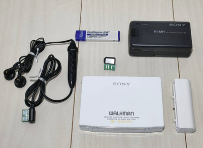 SONY WM-701C CASSETTE PLAYER WALKMAN AUTO REVERSE DOLBY B-C NR DBB White DC1.5V