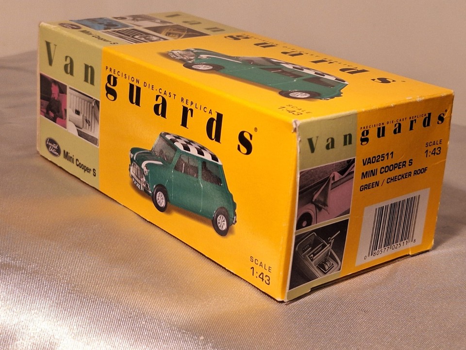 Mini Cooper Clubman S Green Metallic 1:43 431138670 MINICHAMPS diecast