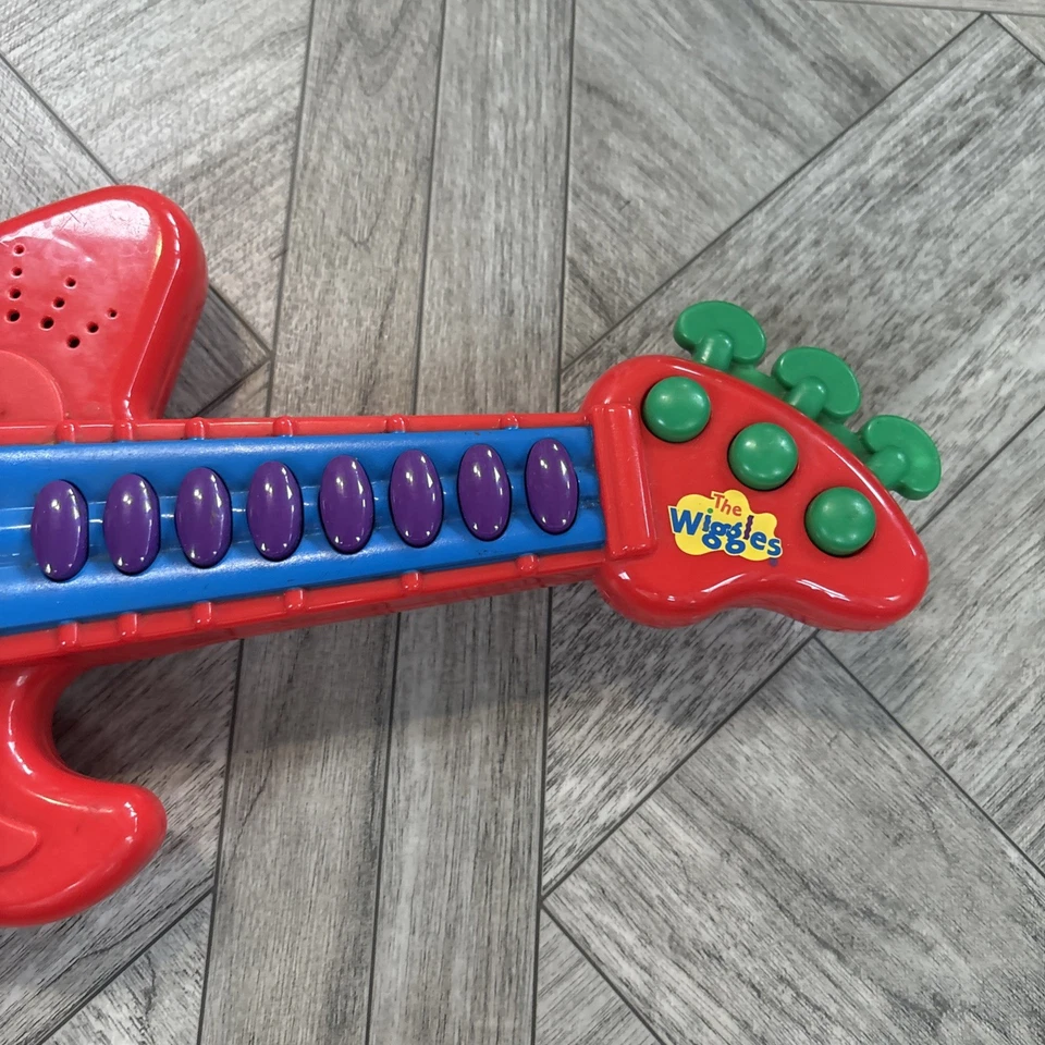 Wiggles Play Along Guitar Musical Touring Party Songs 2003 Spin Master Toy Red - Image 3 of 4