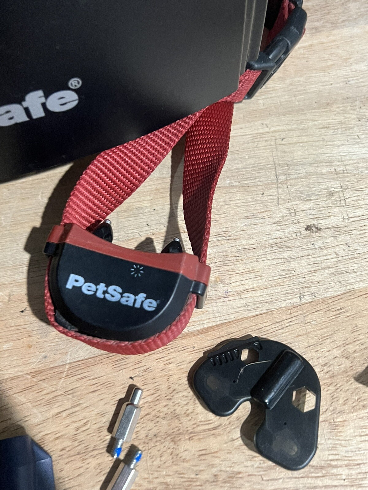 PetSafe PIF0013663 Stay Play Wireless Pet Fence for Stubborn Dogs