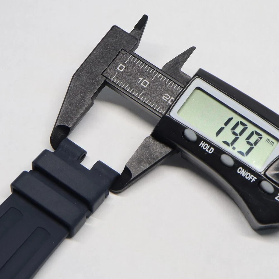 Audemars Piguet Royal Oak Offshore Cinturón Goma Azul Marino Foto 4 de 4