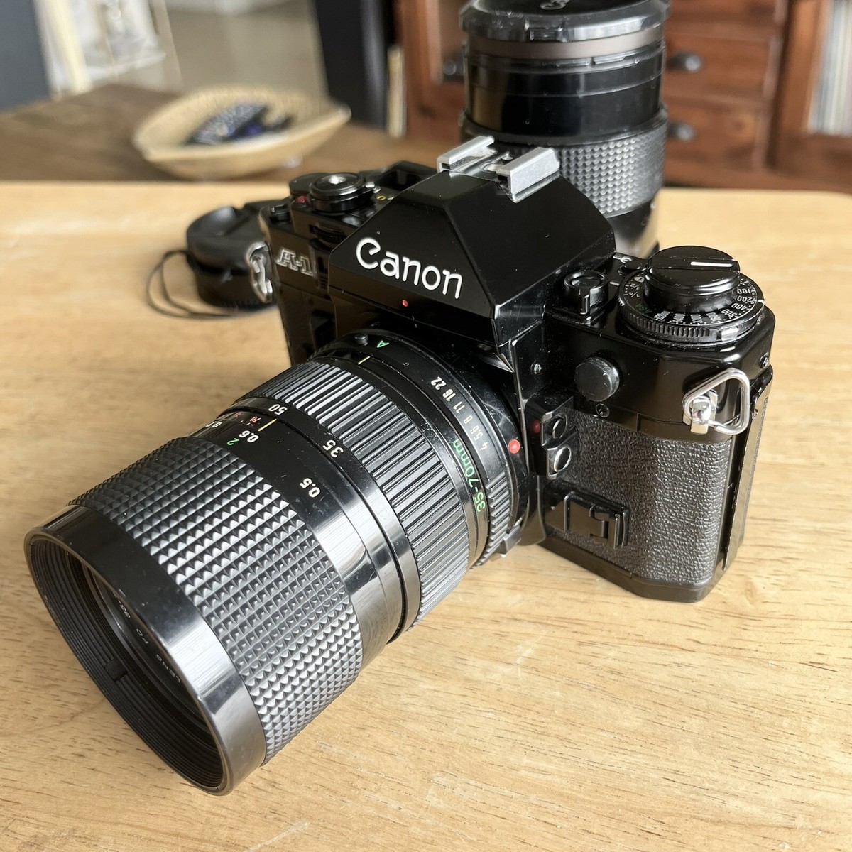 ★人気！美品★Canon キヤノン A-1 135mm F3.5 S.C. CANON A-1 LOT: 35mm SLR Film Camera + FD 135mm f3.5 Telephoto Lens
