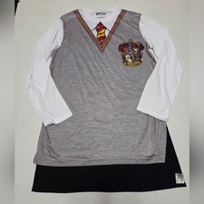 Harry Potter Hogwarts GryffindorLong Sleeve Tee With Cape Size 20 EUC