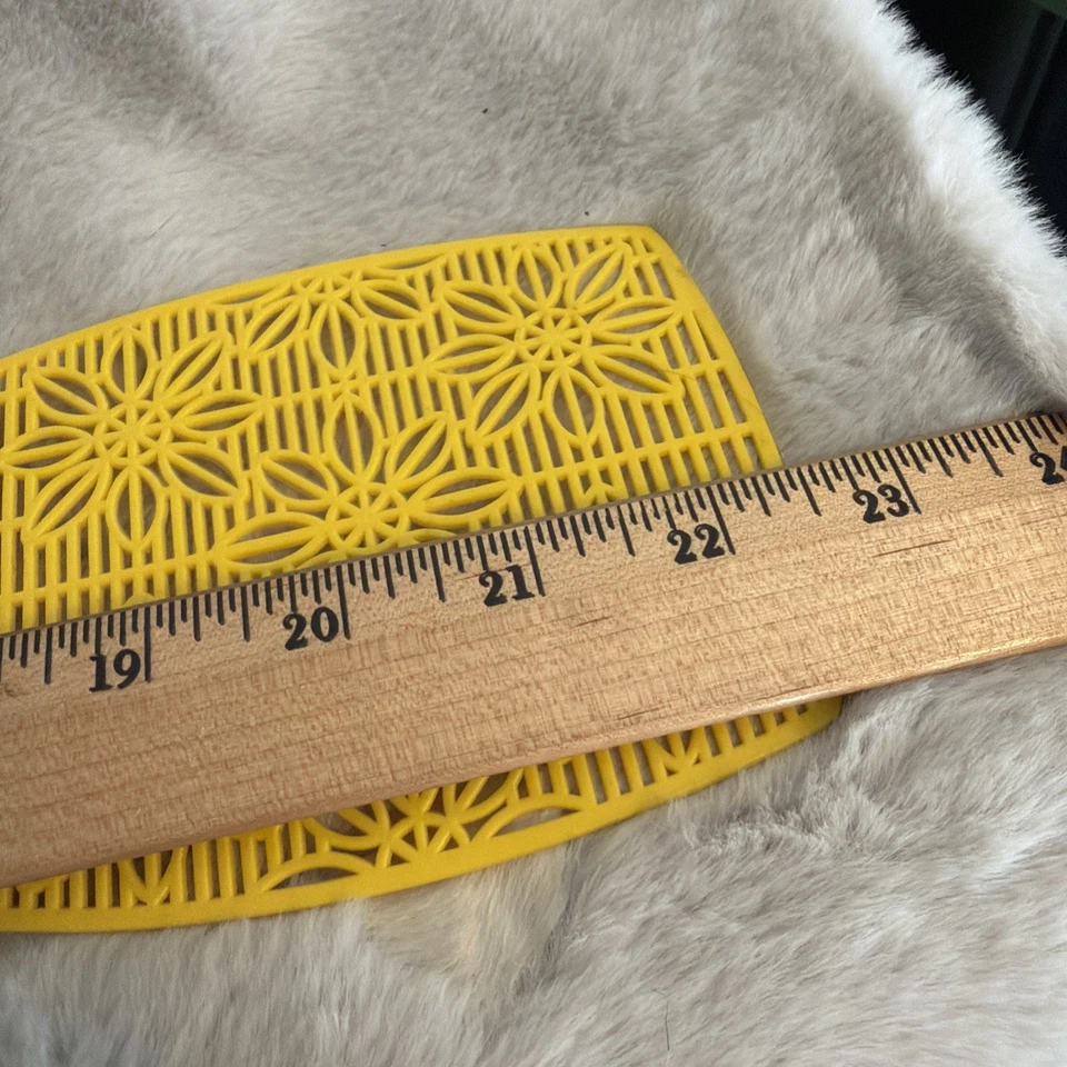 Vintage Yellow & White Plastic 70’s Fly Swatter Deep South Extra Long - Image 2 of 4