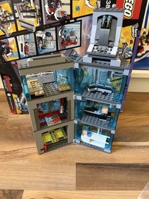 LEGO Marvel Set 75038 Attack on Avengers Tower inc Figures, Instructions, Box