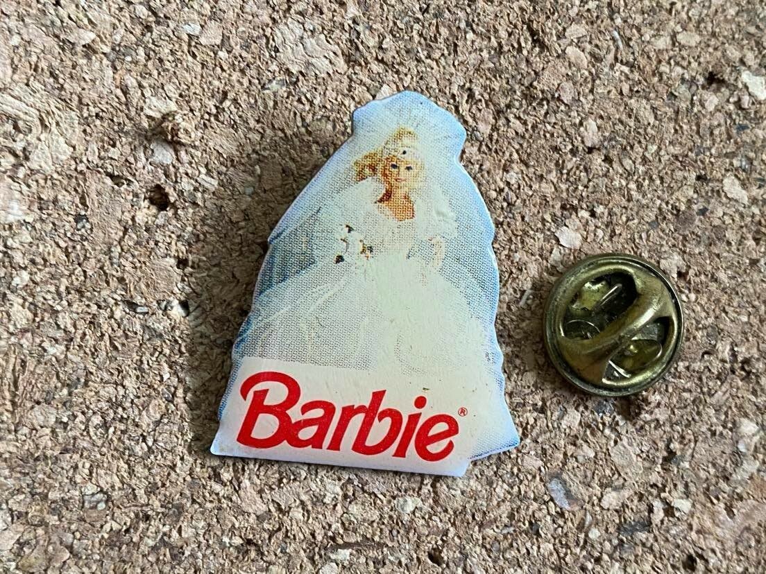 G8(18)   PIN 'S MOVIE BD TELE KID DOLL BARBIE no2