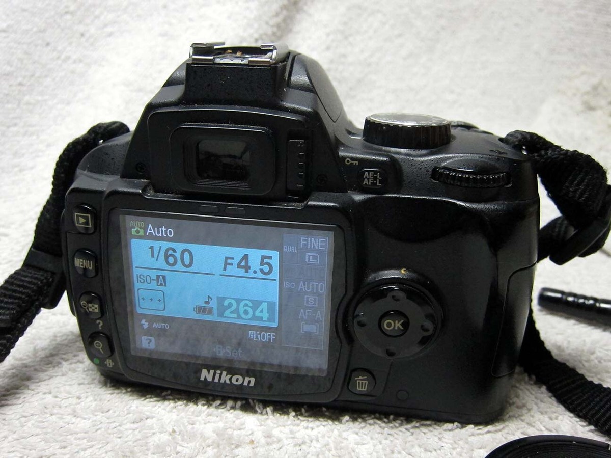 NIKON Digital D60 DSLR Camera w/AF-S DX 18-55, Charger,Battery