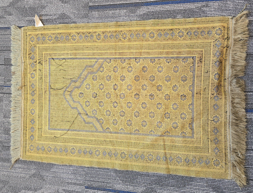 Kano Prayer Rug, Made In Turkey Tan Goldfish Brown, roughly 40x27 - Picture 2 of 4