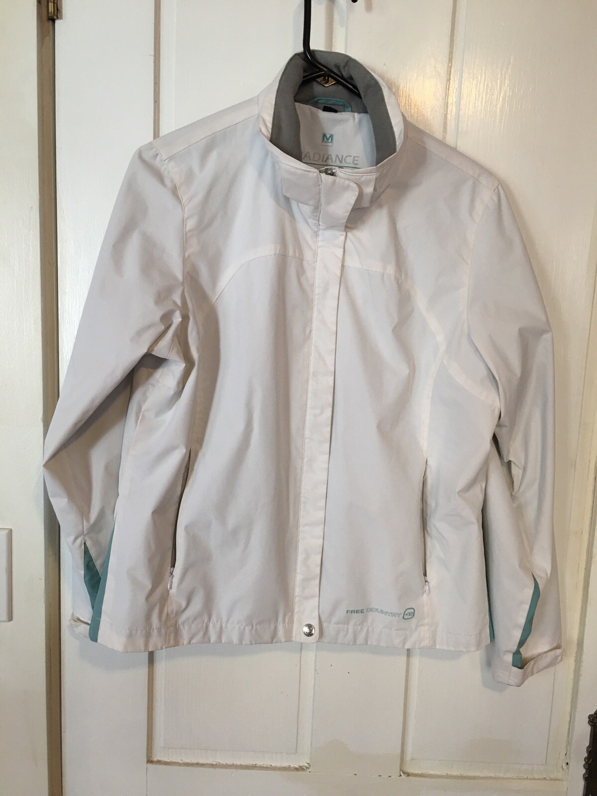 Radiance Free Country Women Med Waterproof White windâ¦ - Gem