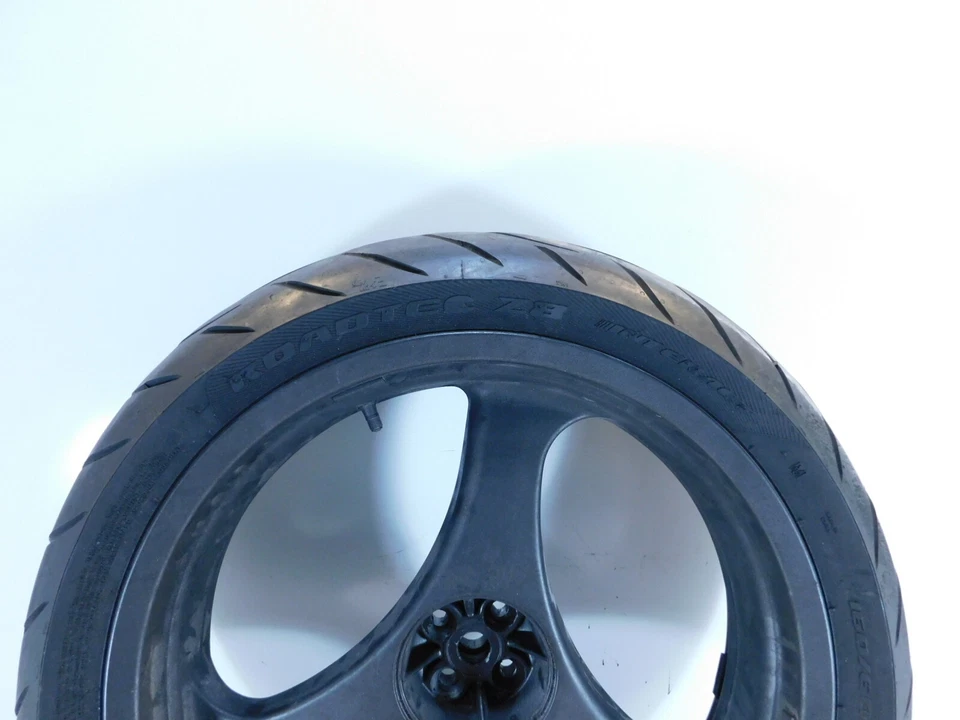 Llanta y neumático trasero gris fundido BMW K1 K1100RS R1100R R1100RT R1100RS & R850R Foto 2 de 4