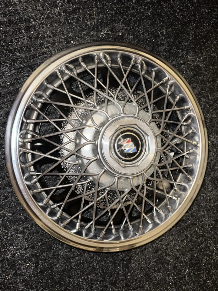 Tapacubos de radios de rueda Buick Wire 1984 NOS Skylark, Skyhawk, cubierta de rueda Century Foto 2 de 4