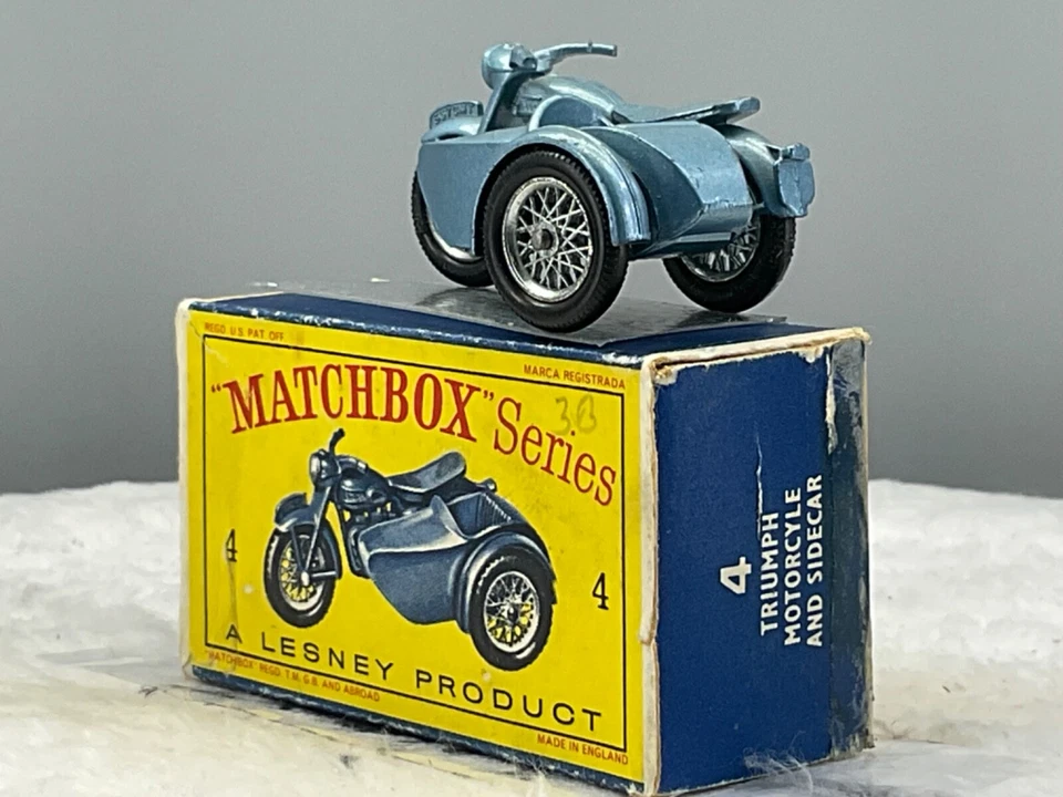 Matchbox lesney#4C Triumph Motorcycle 1960 Mint boxed all original N.O.S - Image 2 of 4