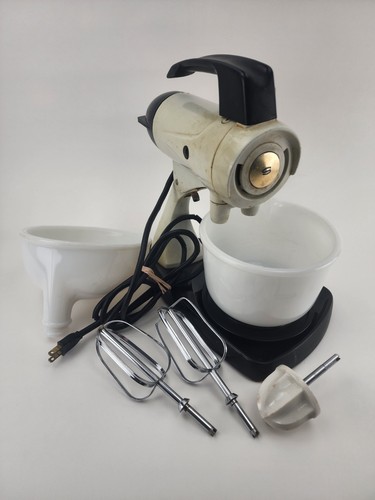 1950's White Sunbeam Mixmaster w/ Beaters & Milk glass Bowls 12 speed • Vintage
