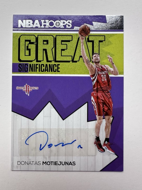 2016-17 Panini NBA Hoops - Great SIGnificance #19 Donatas Motiejunas (AU)