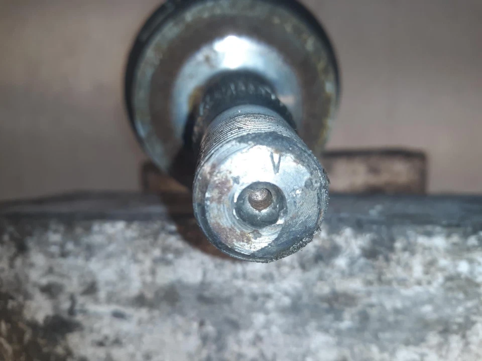 Eje de transmisión derecho usado se adapta a: Saab Saab 900 1996 4 cilindros exc. turbo AT ou Foto 3 de 4