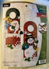 Bucilla Unopened Set Of 2 Holiday Door Hangers Felt Kit - 89471E- NEW