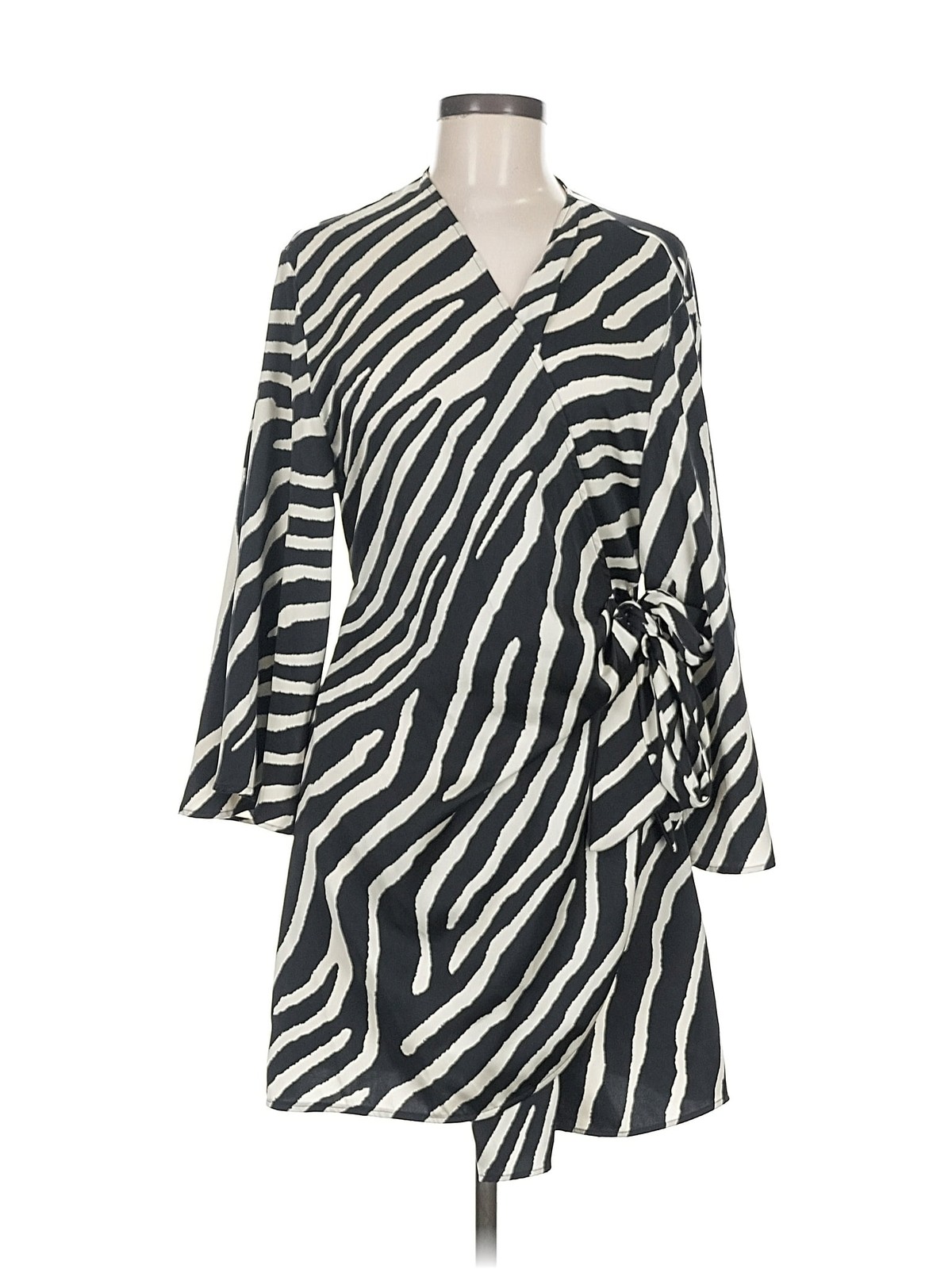 H&M Women Ivory Casual Dress M