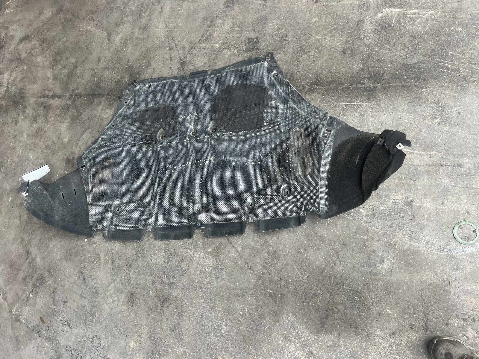 Bentley Bentayga 2015-2020 Front Engine splash shield