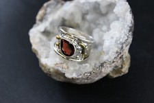 STERLING SILVER W/VERMEIL ACCENT WIDE BAND GARNET GEMSTONE LADY'S RING. SIZE 8