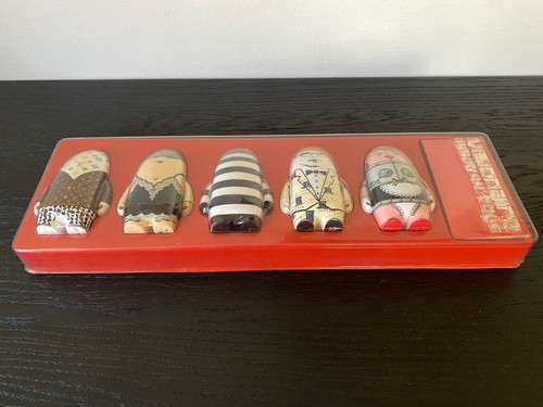 VISIONAIRE TOYS x KIDROBOT No. 44 Red Edition 2004 Louis Vuitton Slimane Rare - Picture 4 of 6