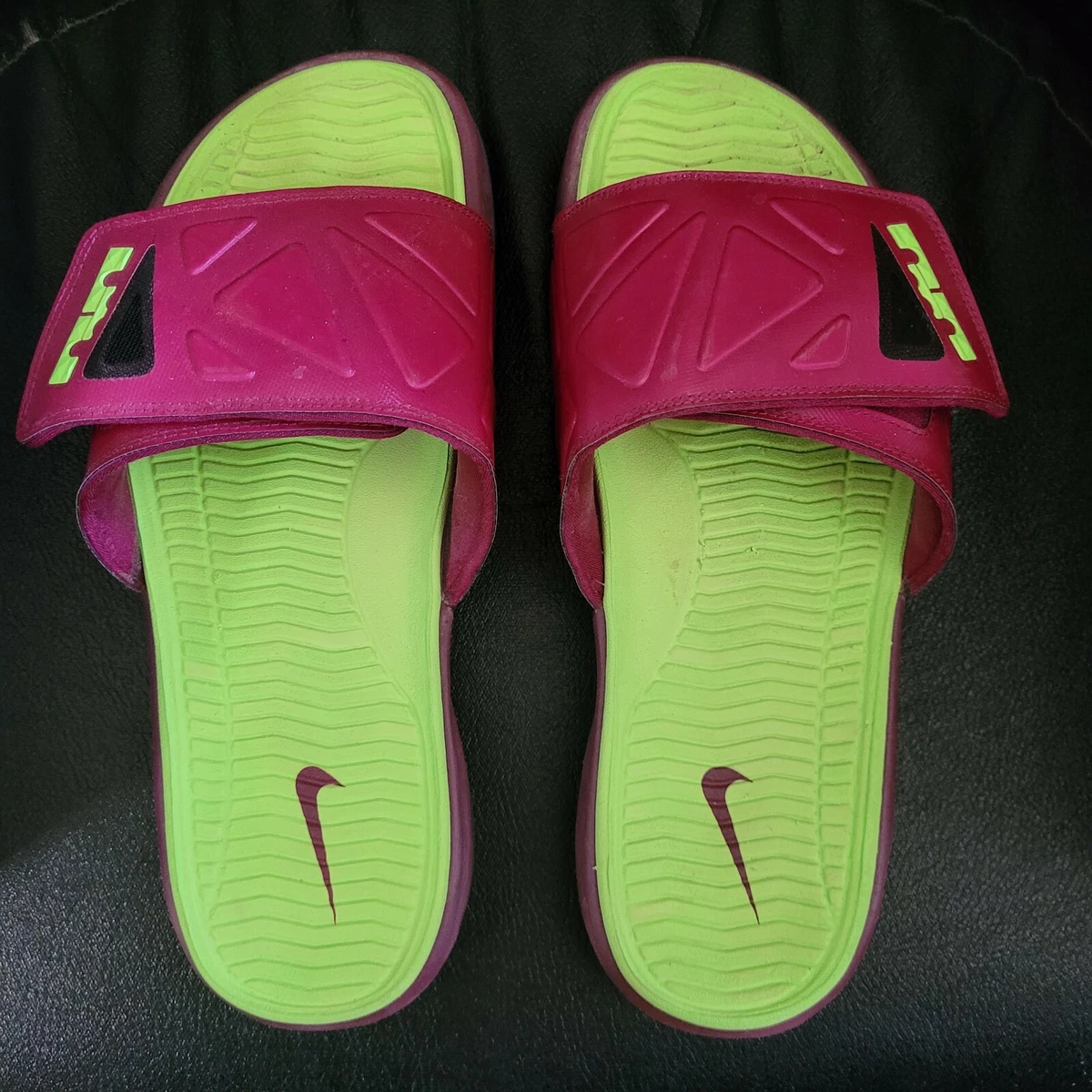 Nike cheap purple slippers