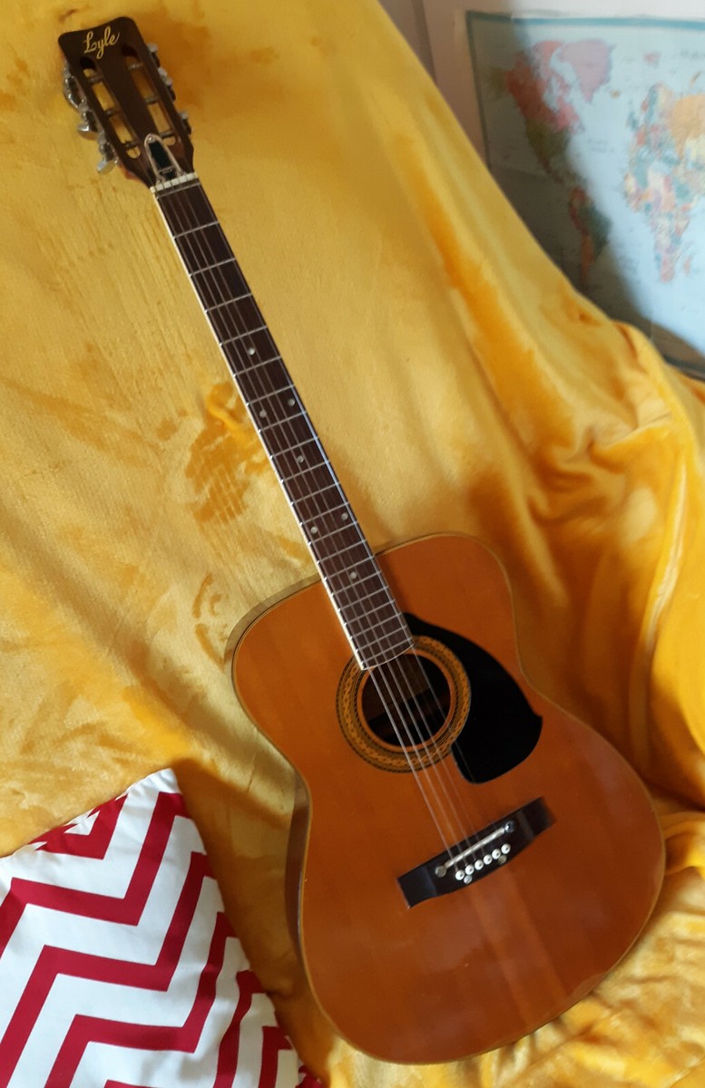 REDUCED 10% Late Sixties Japanese-made Rosewood Lyle F-520 w/Case