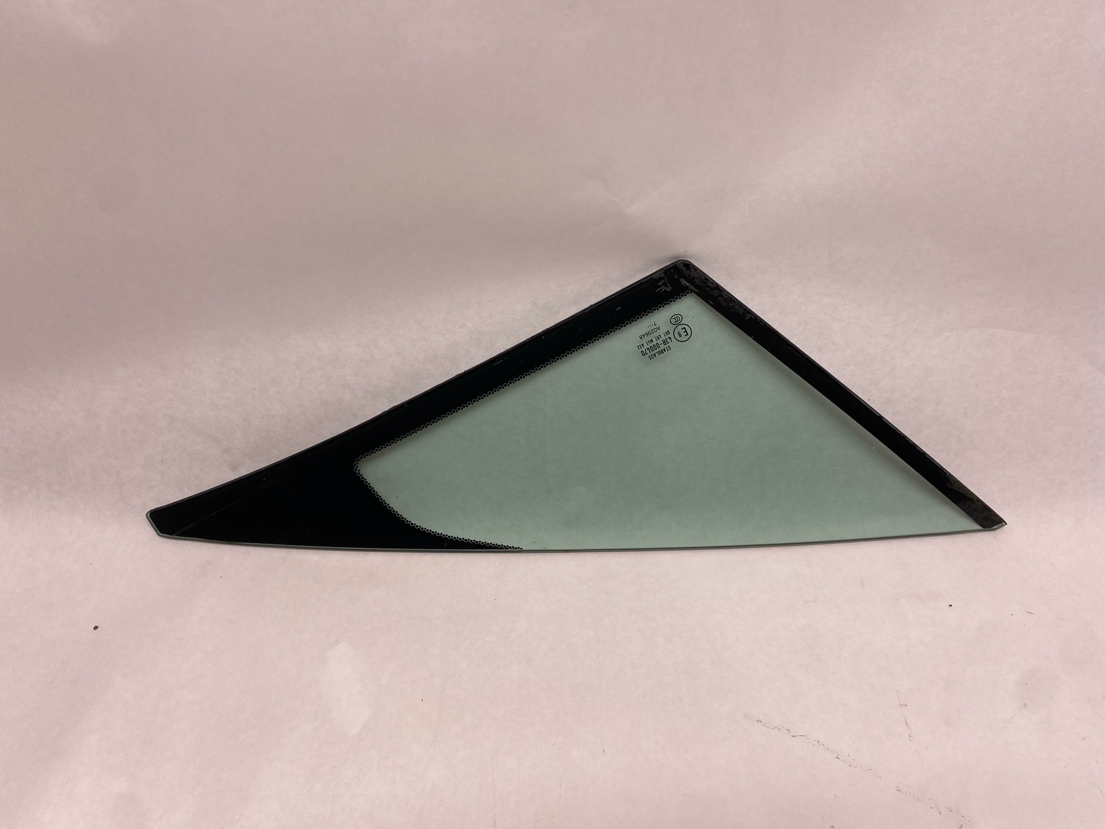 2006-2011 ASTON MARTIN V8 VANTAGE FRONT RIGHT SIDE DOOR QUARTER WINDOW GLASS OEM